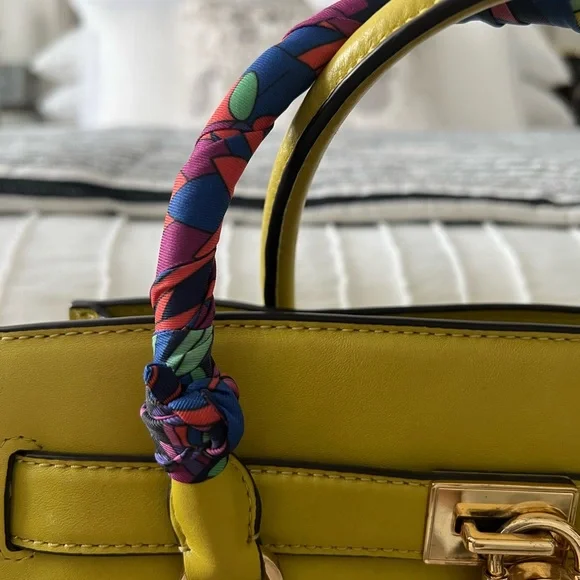 MK • Citrine Hamilton purse - Picture 3 of 10